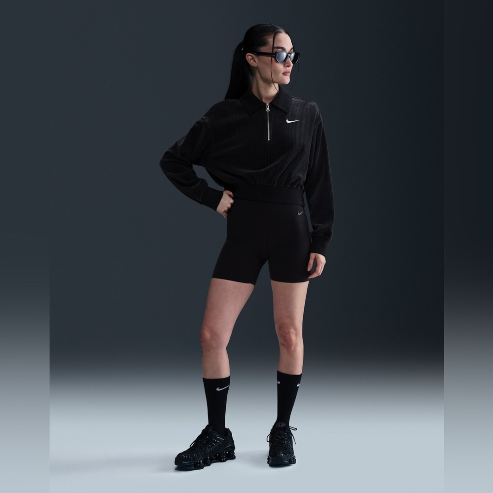 Nike Sportswear Black Velour Cropped 1/4 Zip Long Sleeve Collared Top size Small - Picture 4 of 11